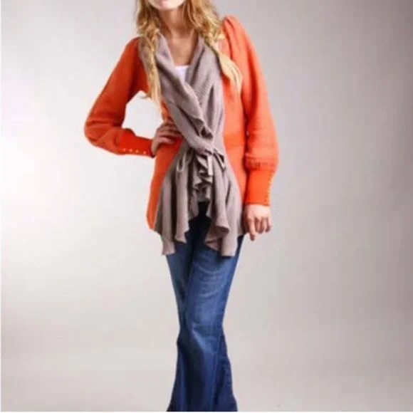 Stylish Orange and Tan Women's Sweater - Picture 6 of 13